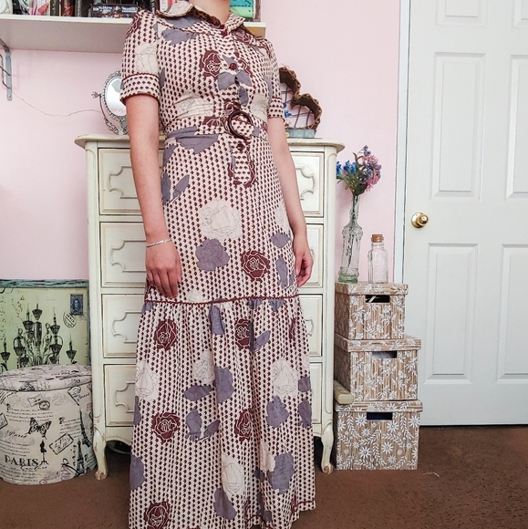 Vintage 70s Brown & Grey Rose Floral Maxi Dress - Picture 6 of 8